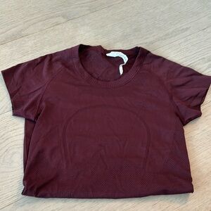 LULULEMON swiftly tech short sleeve shirt. Size. 4